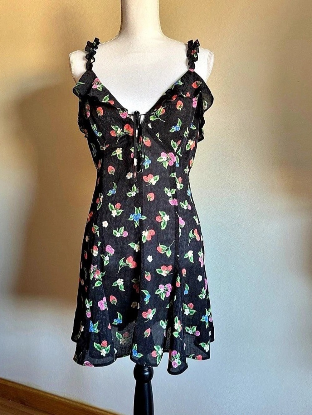 ZARA Berry Print Ruffled Dress Floral Mini Dress in Black & Pink Size Medium